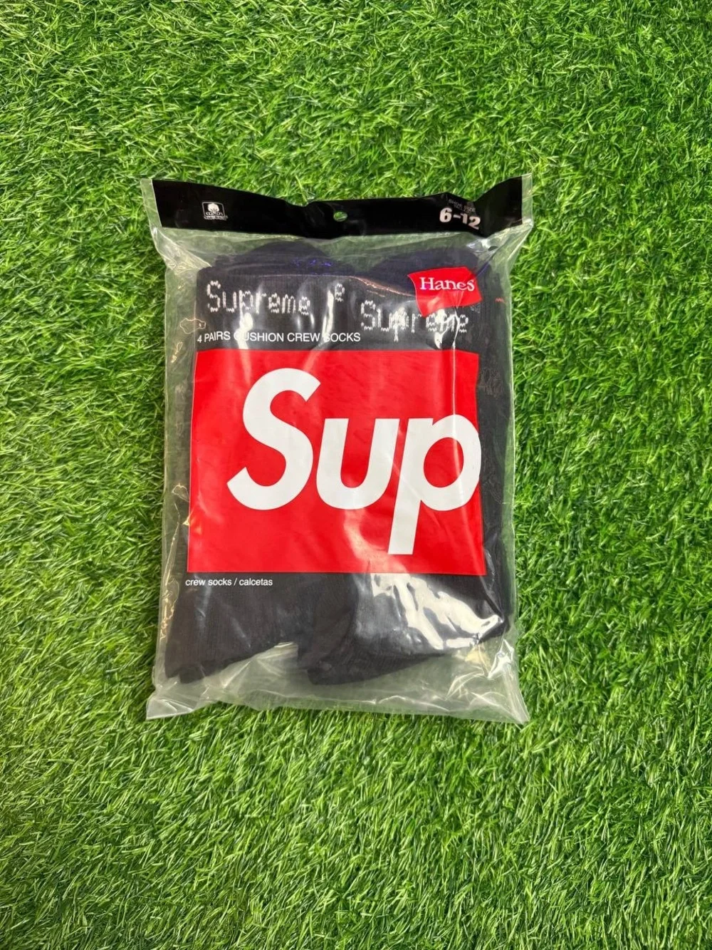 Supreme x Hanes Black Crew Socks - 4 Pack